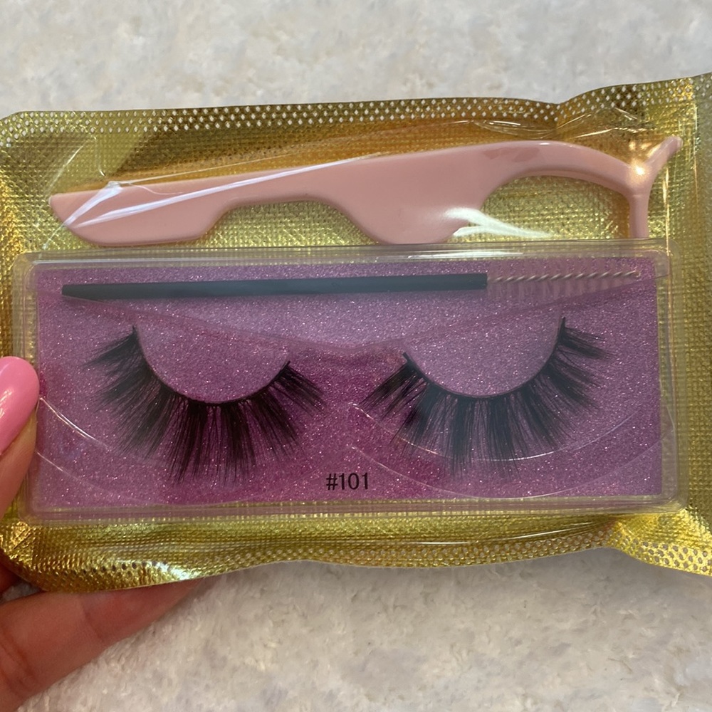 Lashes- PRETTY 😍 101 - Picture 3 of 3